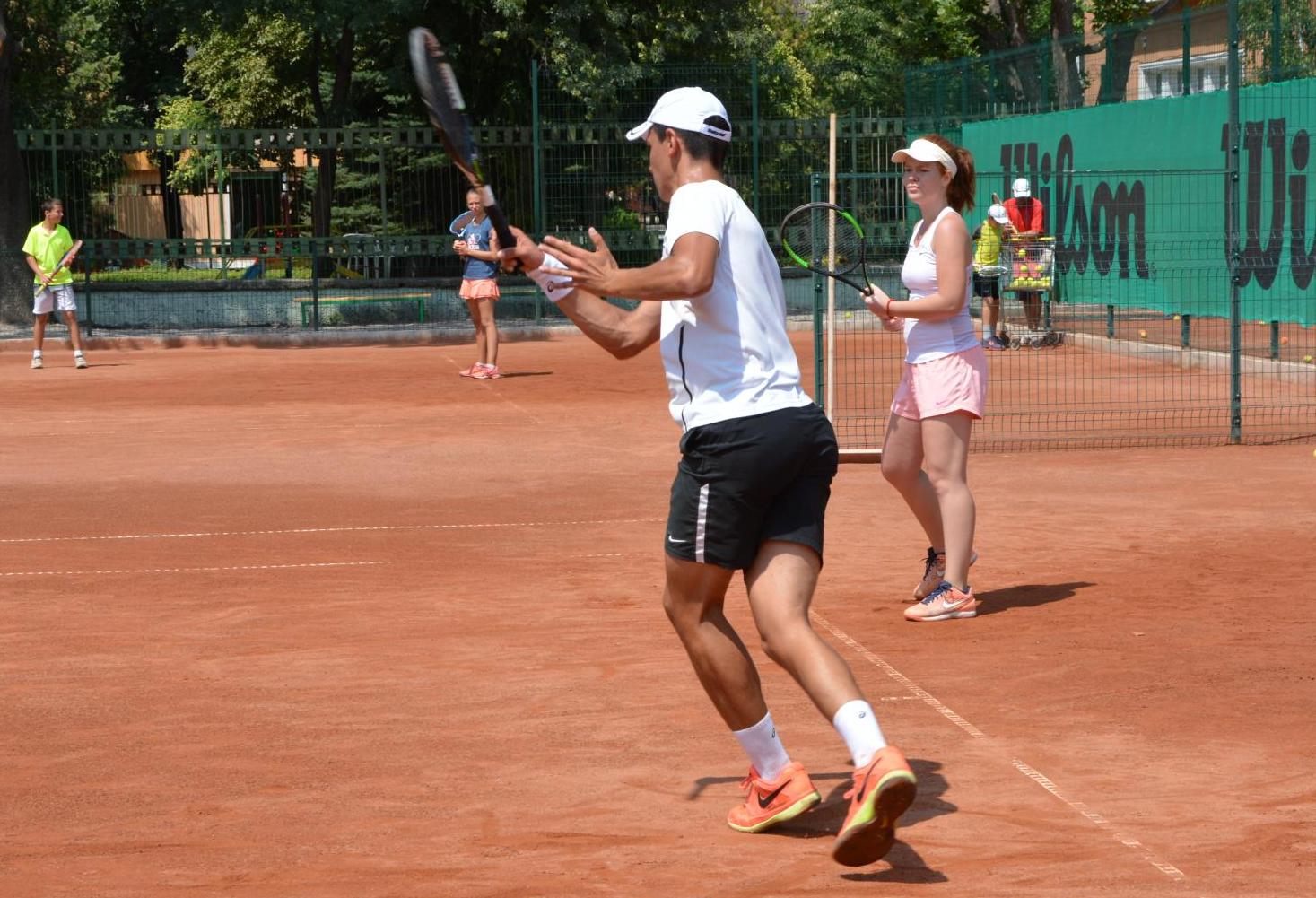 Тенис училище за начинаещи