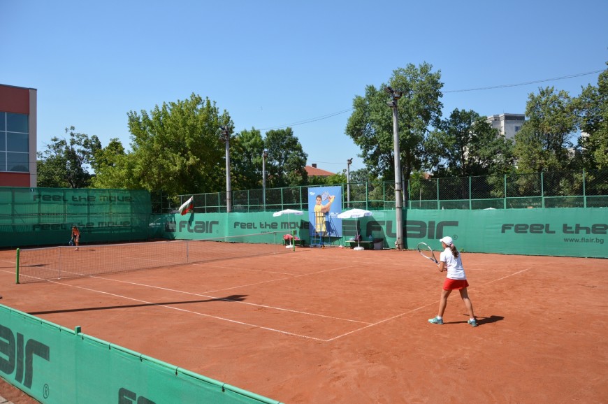 Наем на корт и тенис екипировка в ТК Хасково 2015