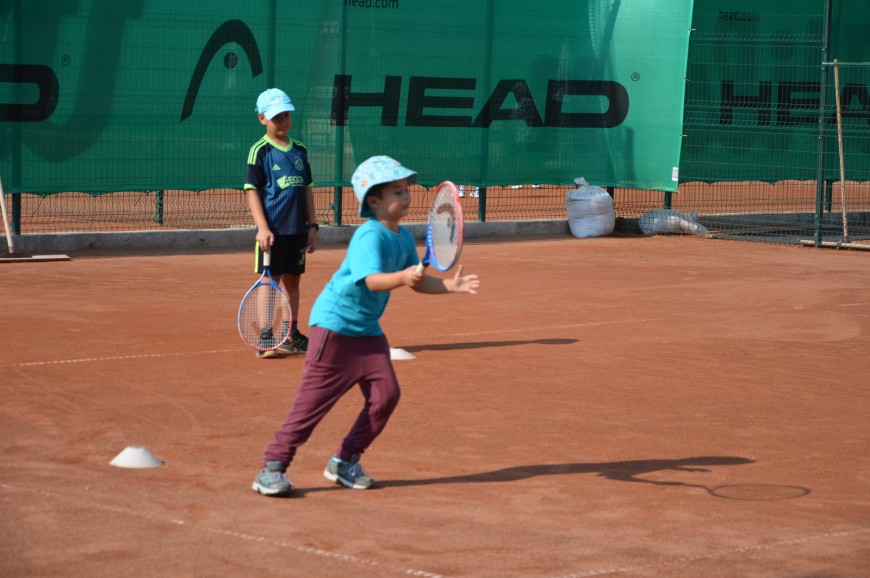 Тенис училище за начинаещи